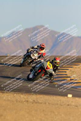 media/Dec-16-2023-CVMA (Sat) [[bb38a358a2]]/Race 13 Amateur Supersport Middleweight/